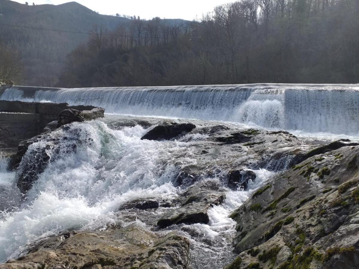 La Salmonera Cangas De Onis Caño Kültér fotó