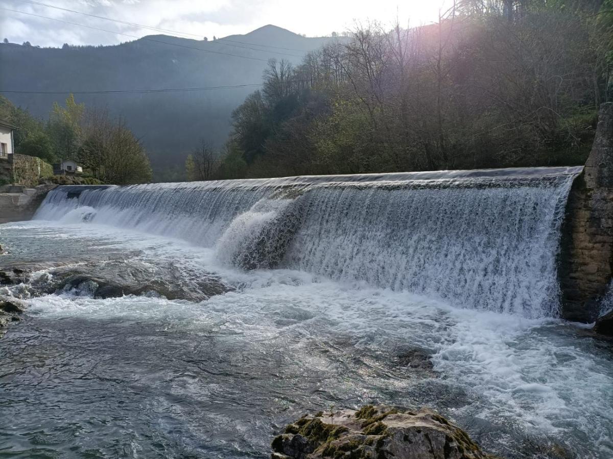 La Salmonera Cangas De Onis Caño Kültér fotó