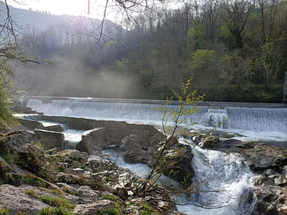 La Salmonera Cangas De Onis Caño Kültér fotó