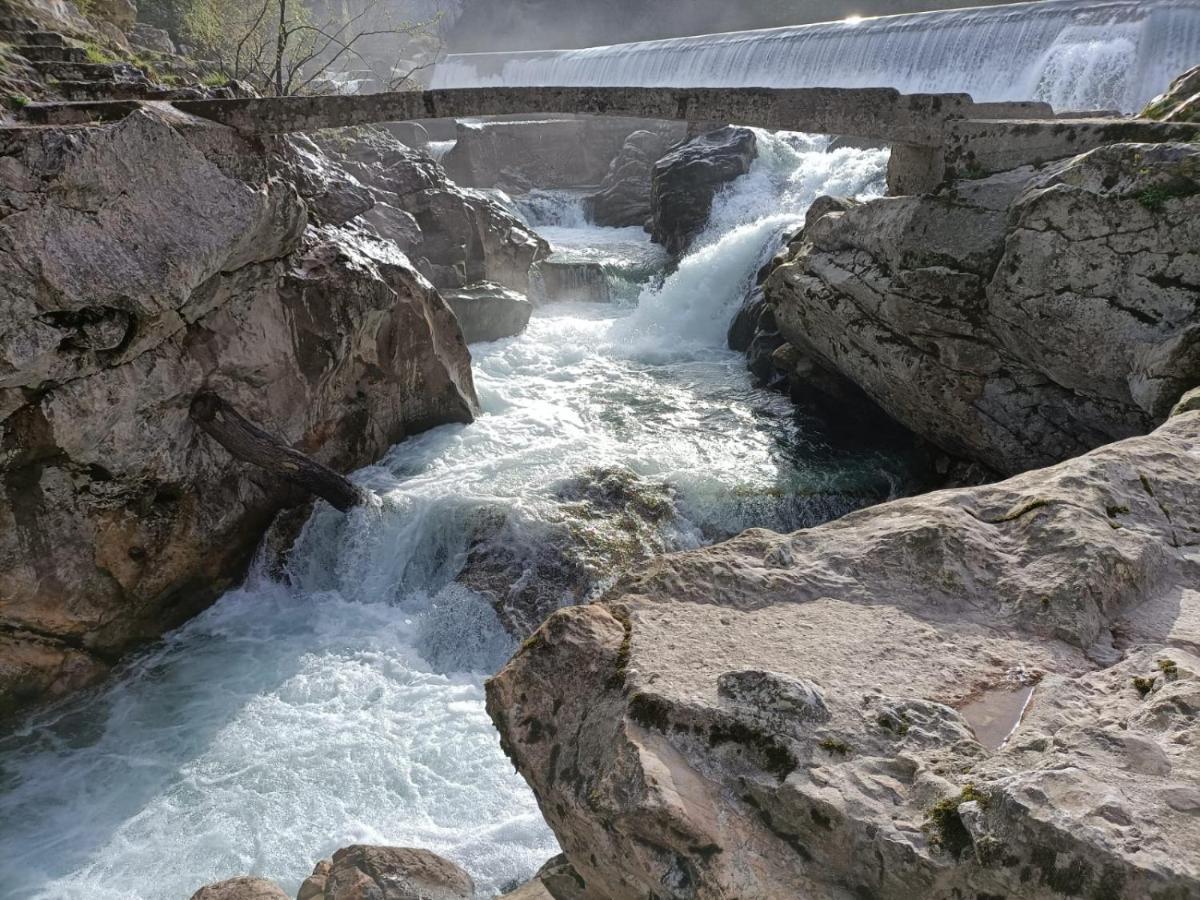 La Salmonera Cangas De Onis Caño Kültér fotó