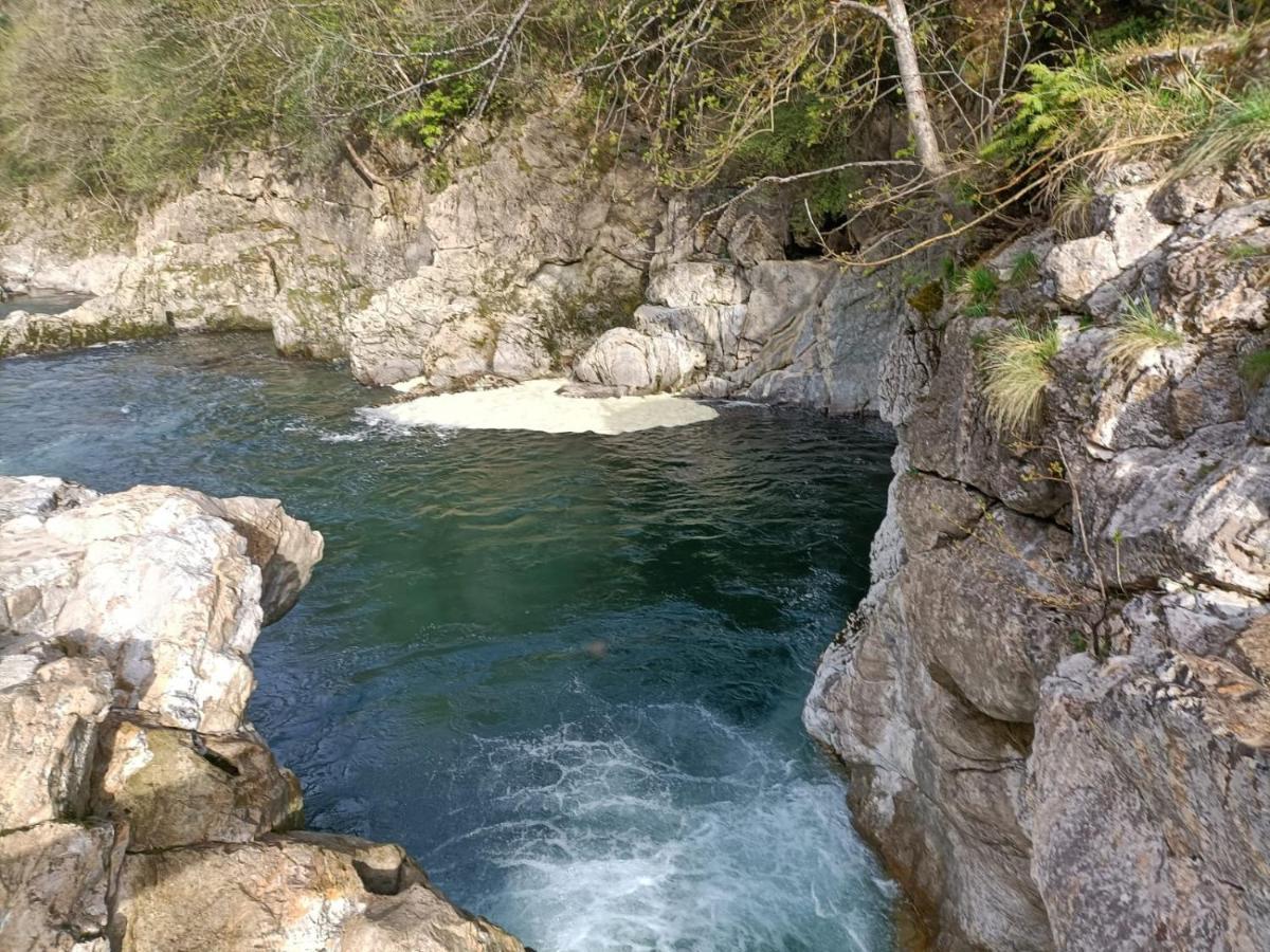 La Salmonera Cangas De Onis Caño Kültér fotó