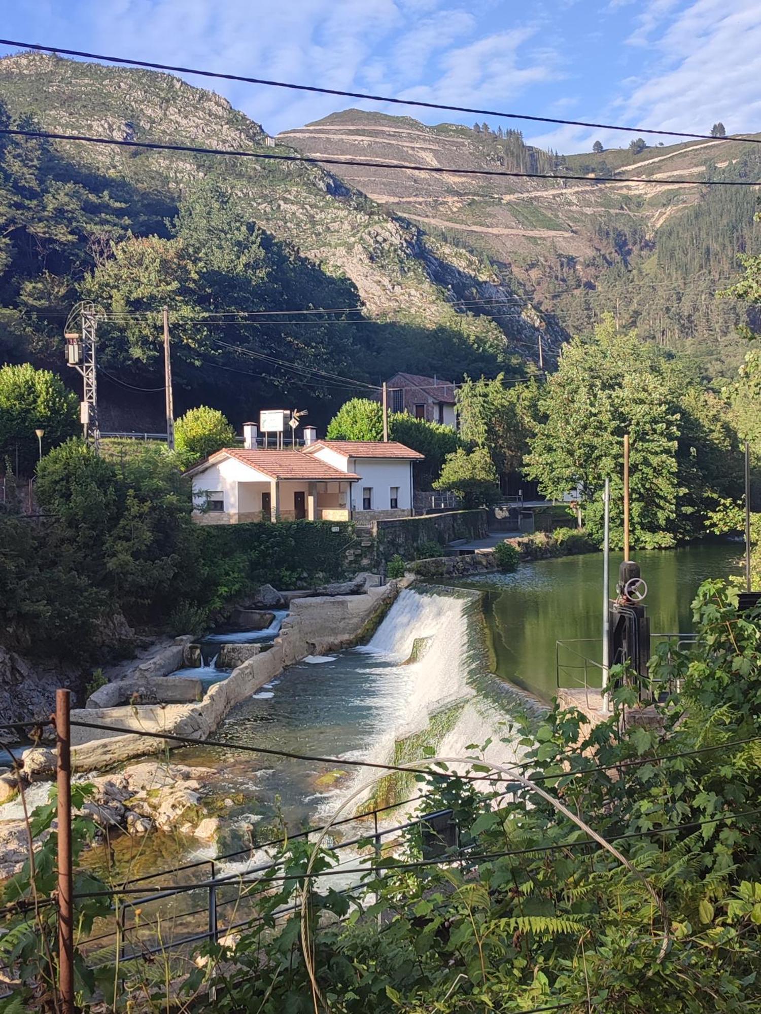 La Salmonera Cangas De Onis Caño Kültér fotó