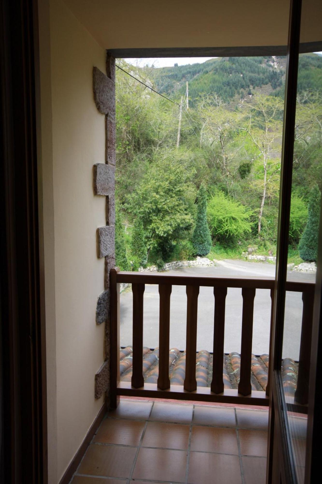 La Salmonera Cangas De Onis Caño Kültér fotó