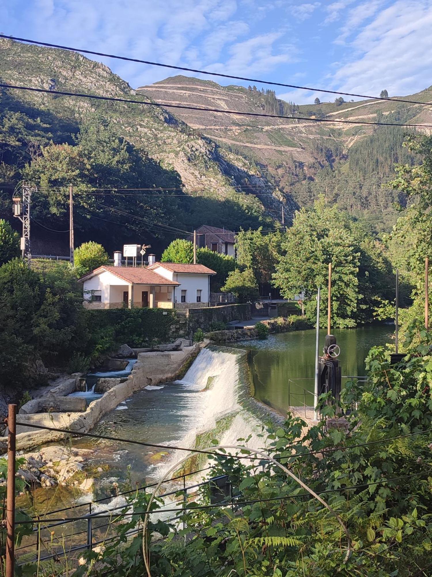 La Salmonera Cangas De Onis Caño Szoba fotó